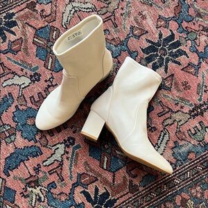 Stewart Wheitzman White/cream Ankle Boots with heels 7.5